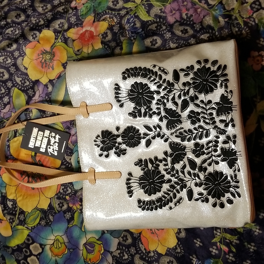 Consuela slim tote